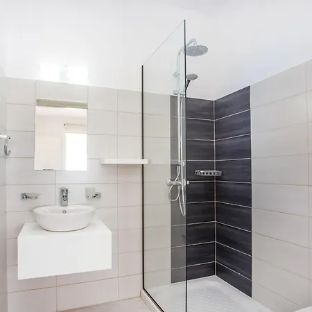 In Rhodes With Infinity Pool & Bbq * Kalithies