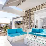 Βίλα In Rhodes With Infinity Pool & Bbq *