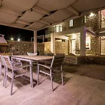 Βίλα In Rhodes With Infinity Pool & Bbq