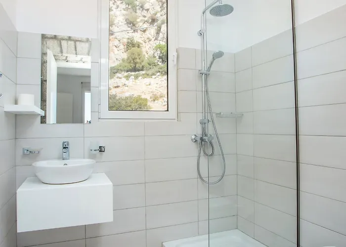 In Rhodes With Infinity Pool & Bbq Villa Kalithies