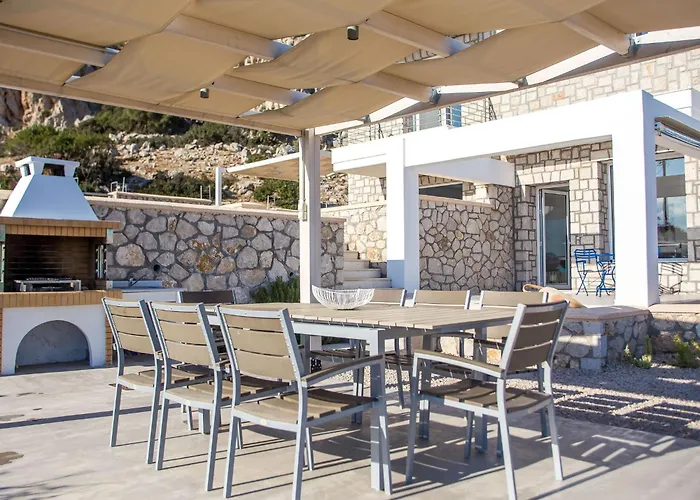 Villa In Rhodes With Infinity Pool & Bbq