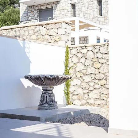 In Rhodes With Infinity Pool & Bbq Kalithies