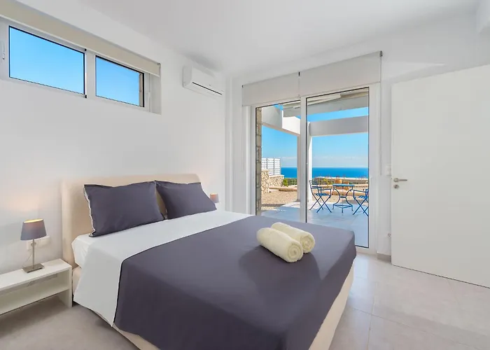 In Rhodes With Infinity Pool & Bbq Калитиес