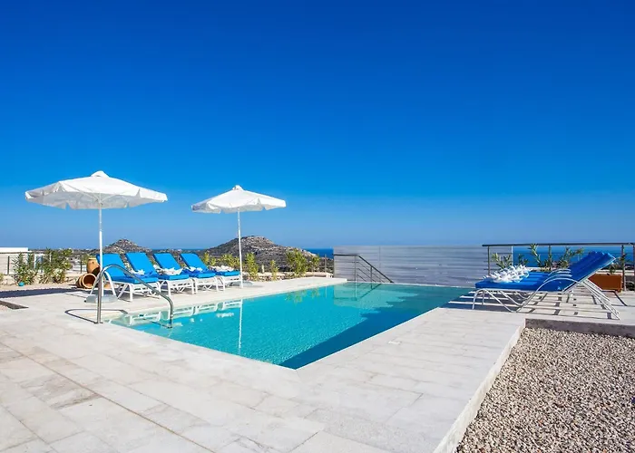 In Rhodes With Infinity Pool & Bbq