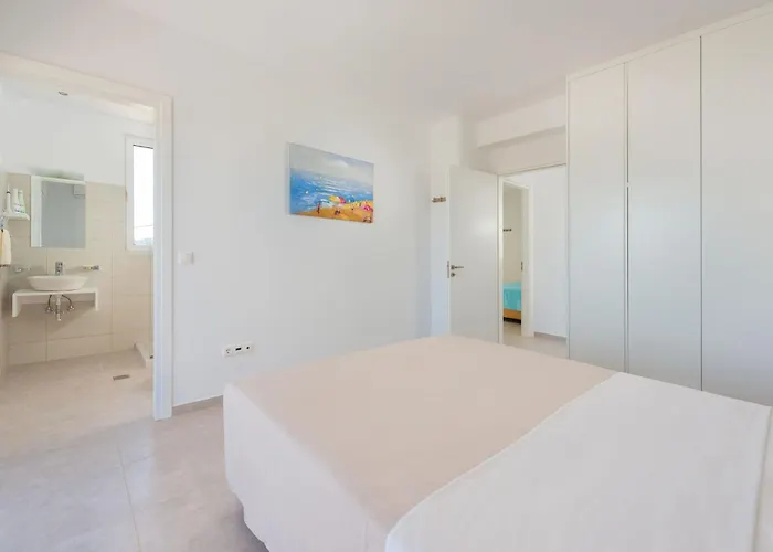 In Rhodes With Infinity Pool & Bbq Калитиес