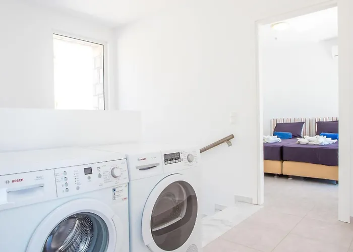 In Rhodes With Infinity Pool & Bbq Вилла *