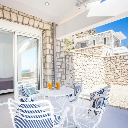 In Rhodes With Infinity Pool & Bbq