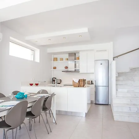 Villa In Rhodes With Infinity Pool & Bbq *