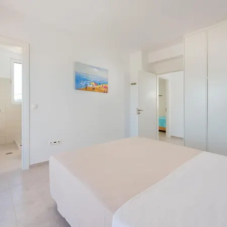 In Rhodes With Infinity Pool & Bbq Kalithies