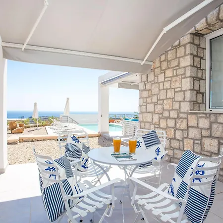 Villa In Rhodes With Infinity Pool & Bbq Kalithies